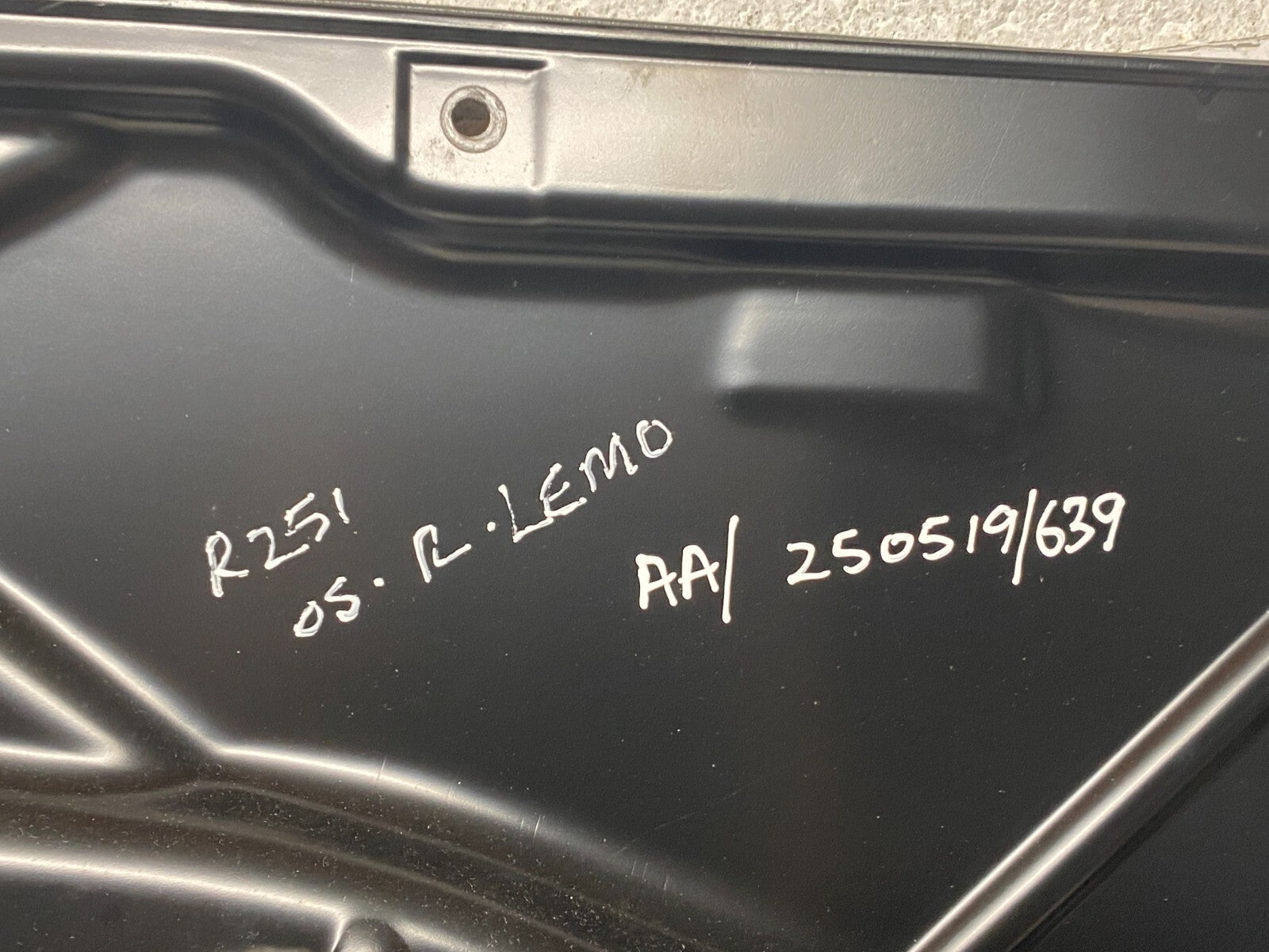 204910928633