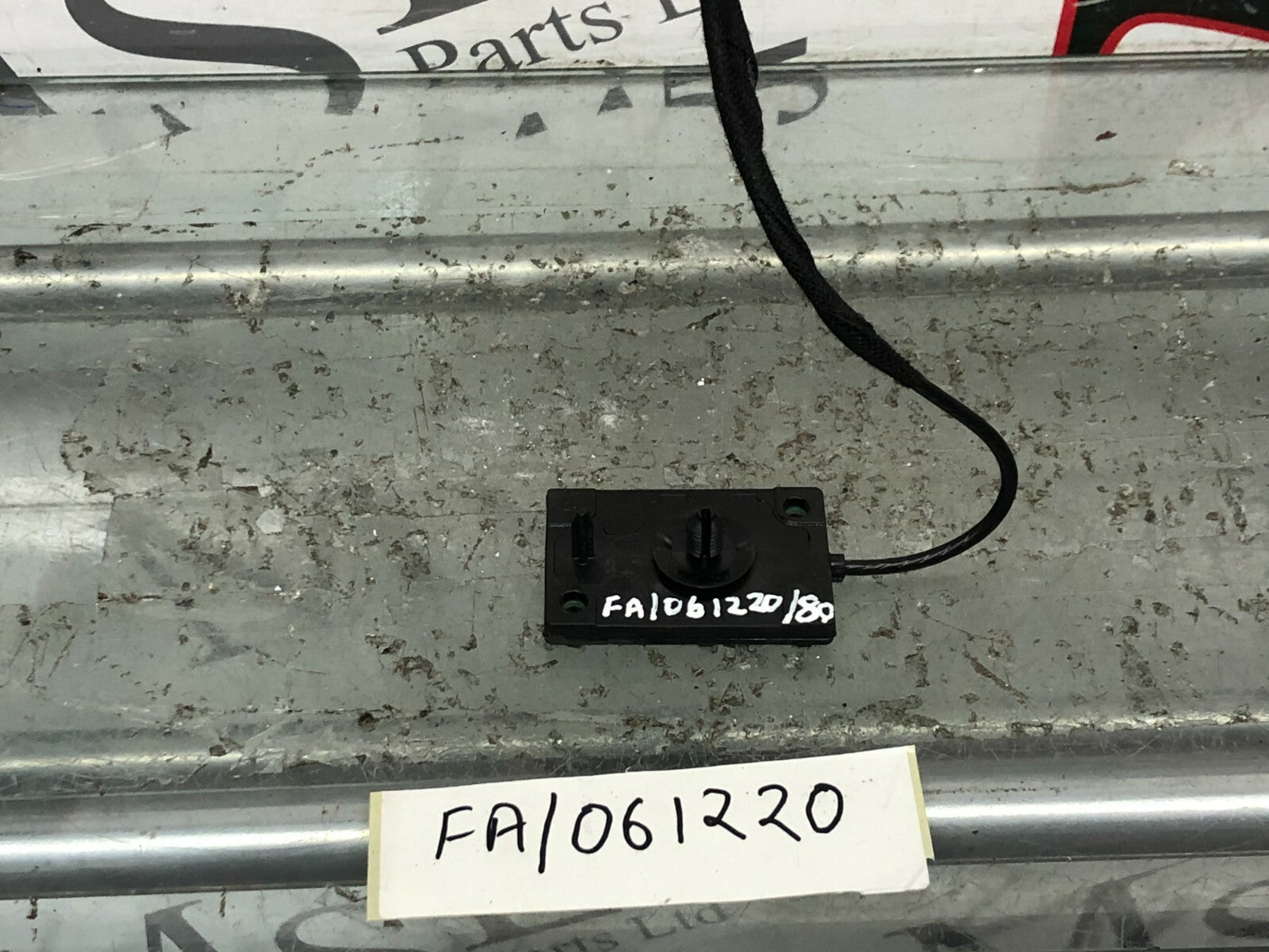 203290639225