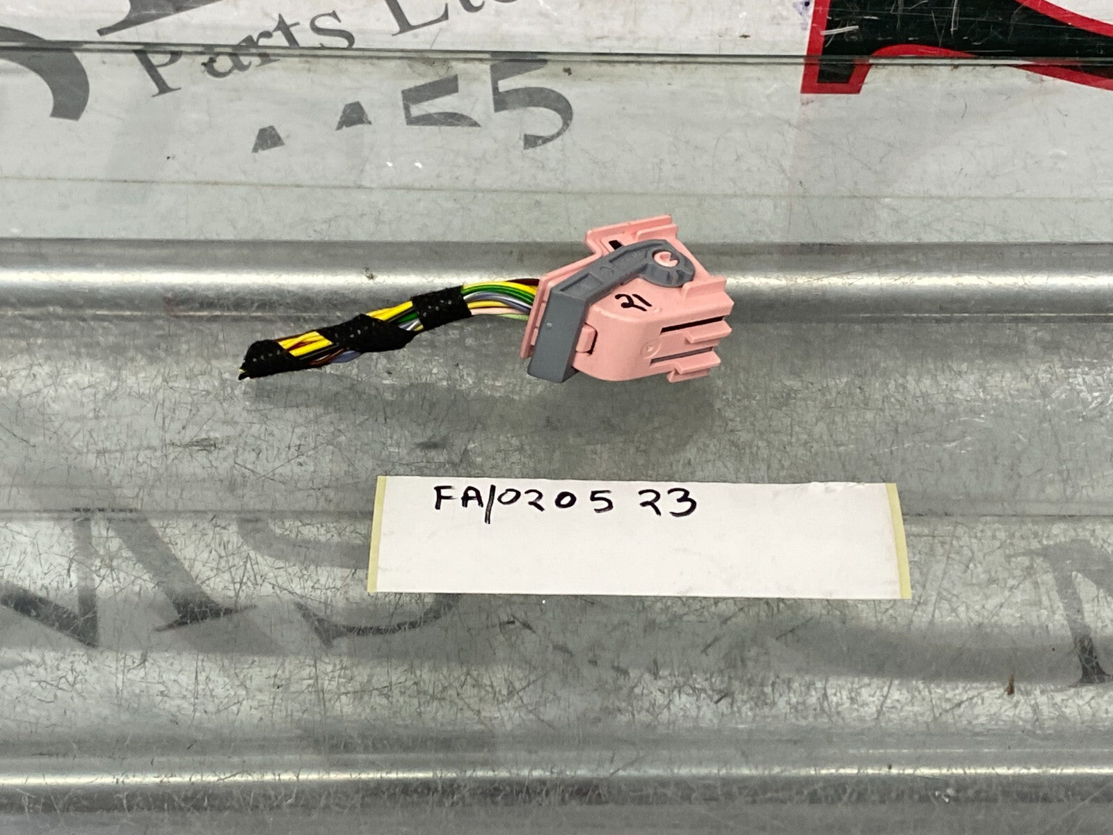 204330318303