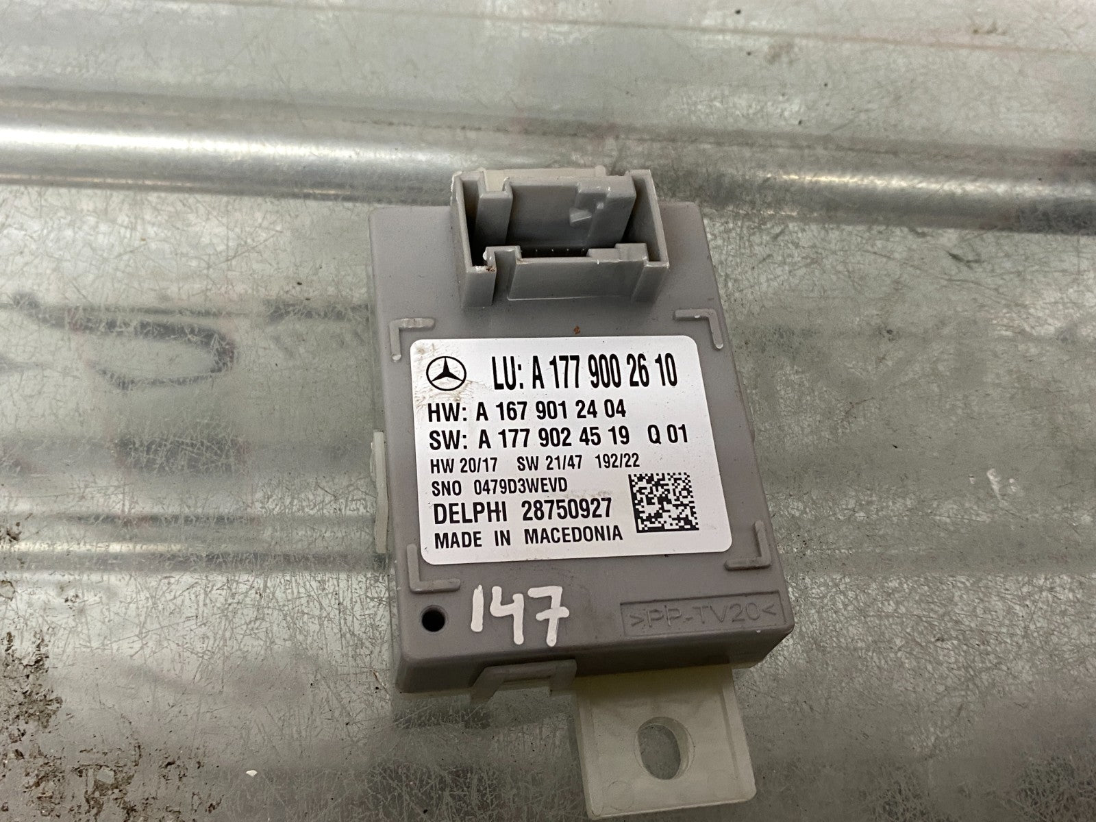 205598883995