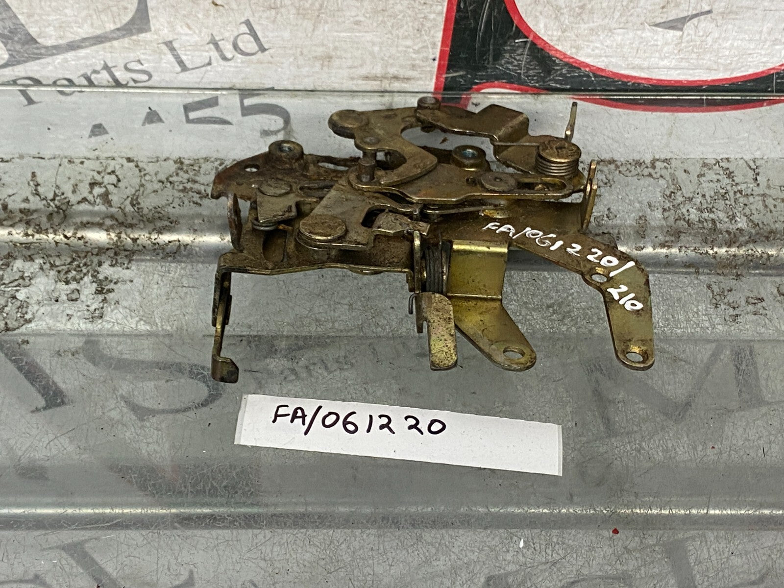 204961028137