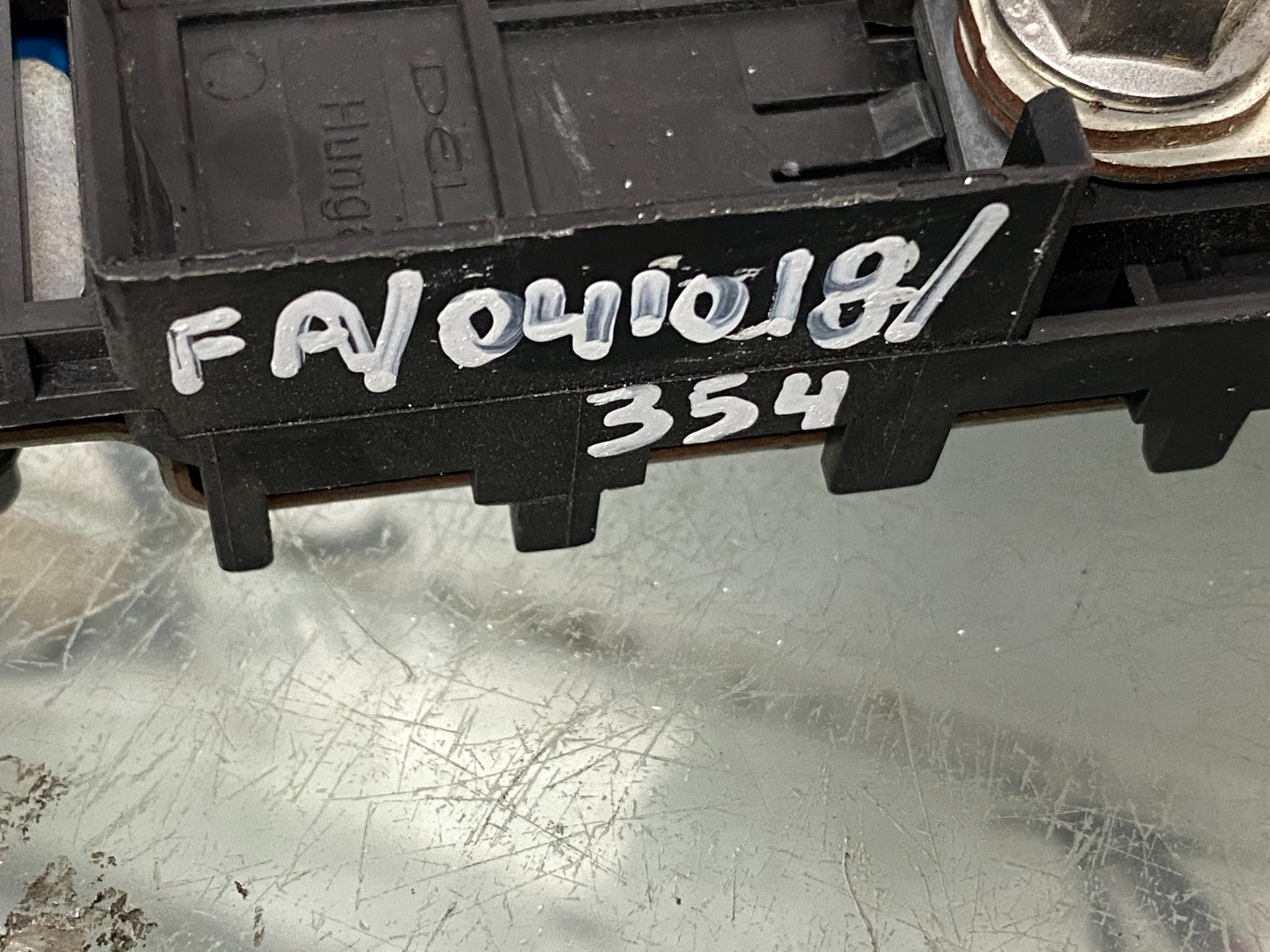 205890952736