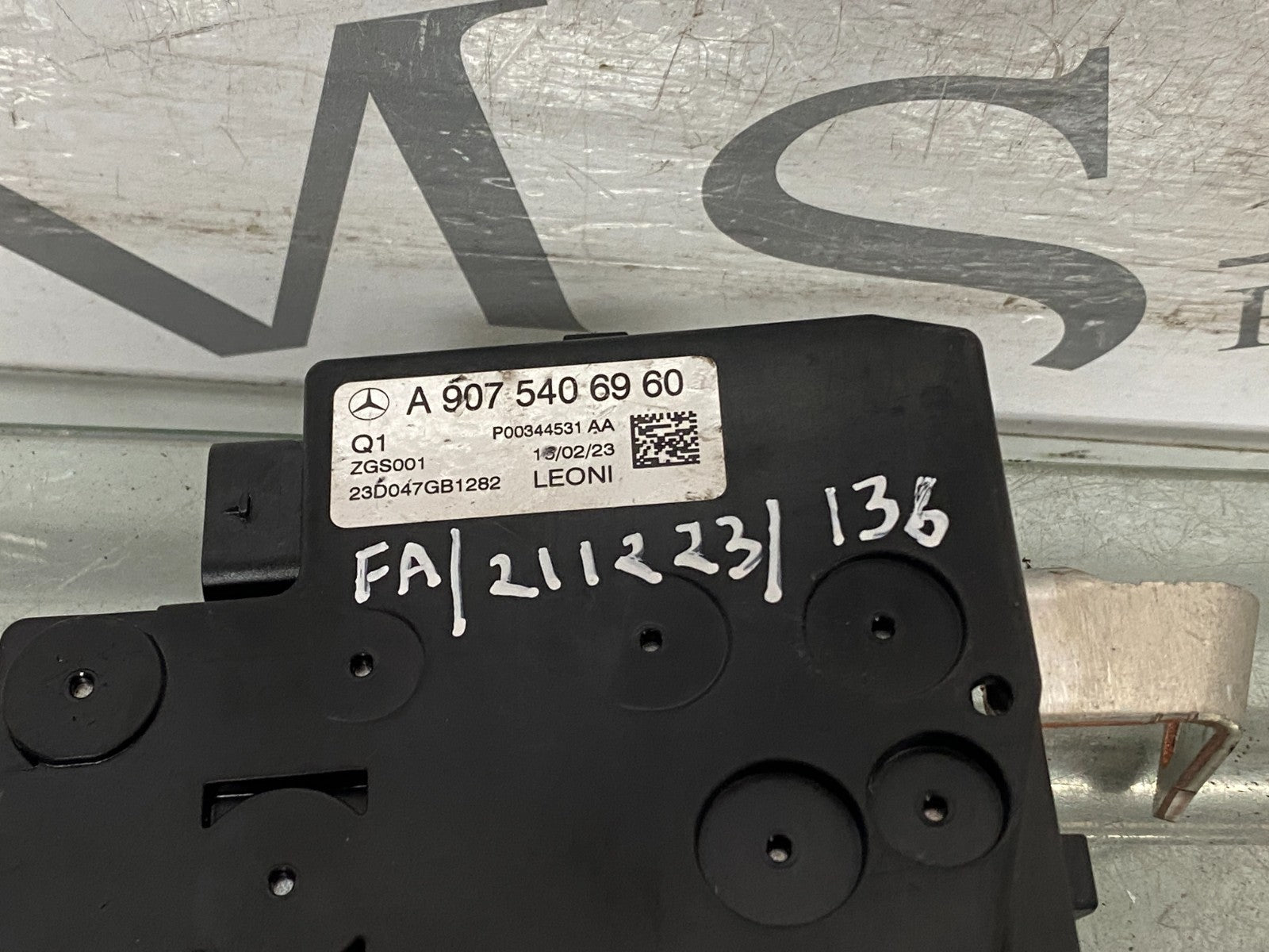 205694976526