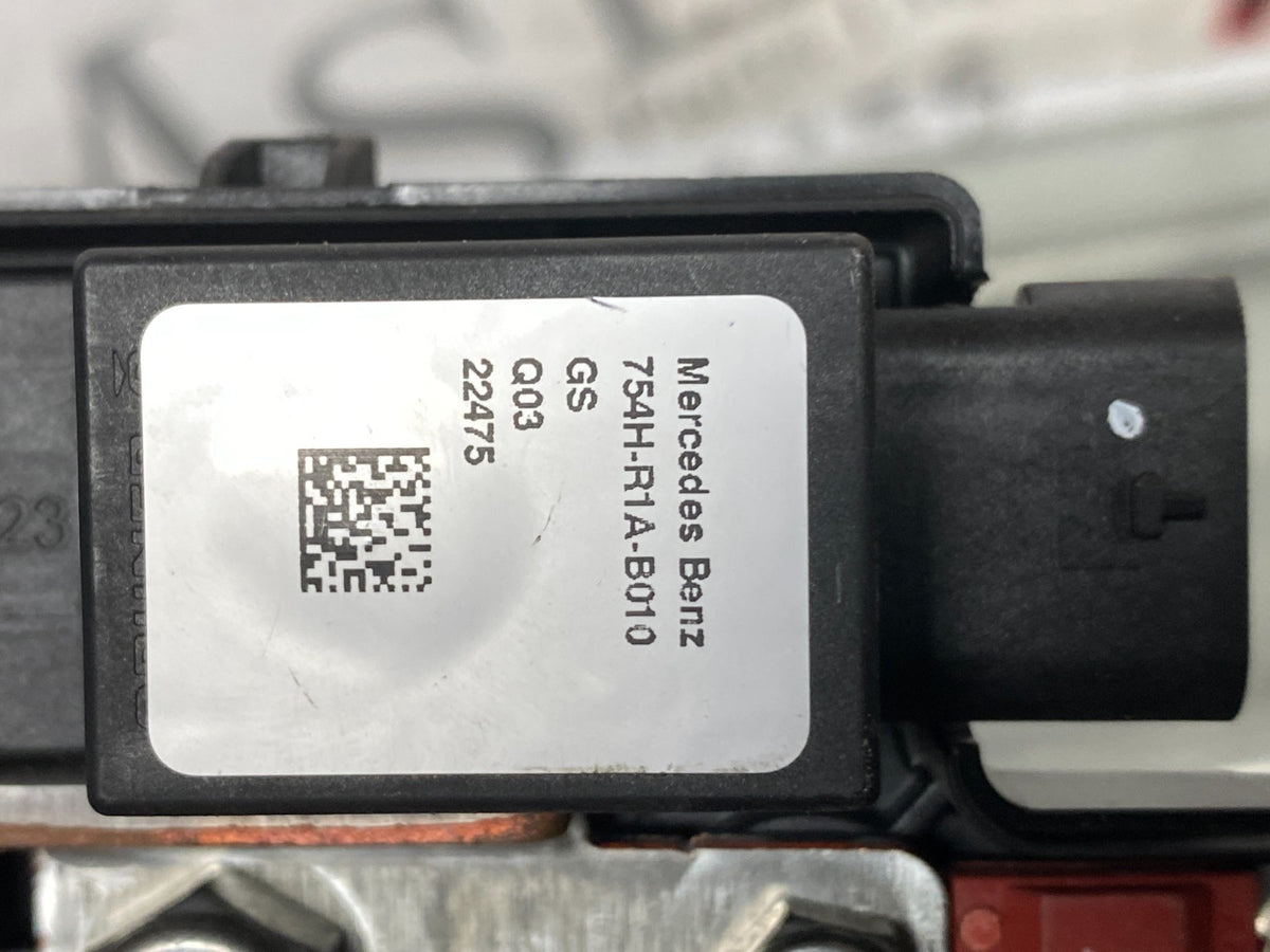 MERCEDES BENZ W907 W910 SPRINTER PRE FUSEBOX MODULE BATTERY CLAMP TERM ...