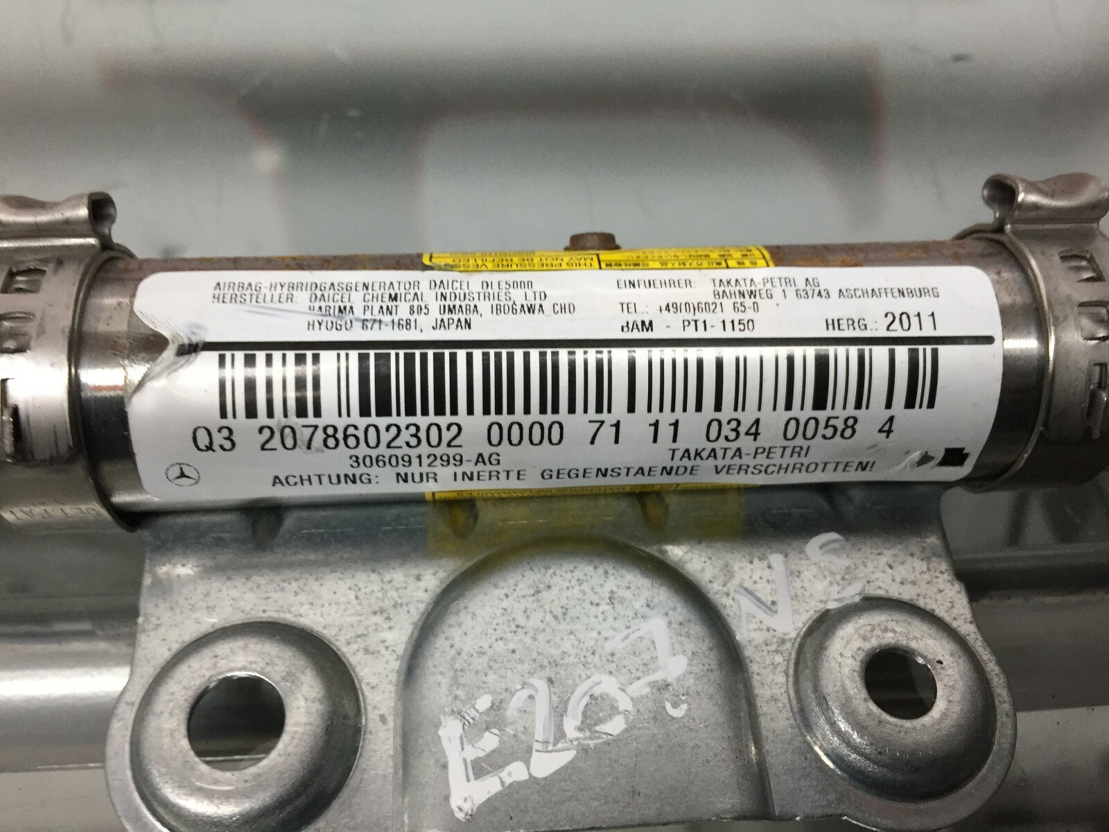 202860049058